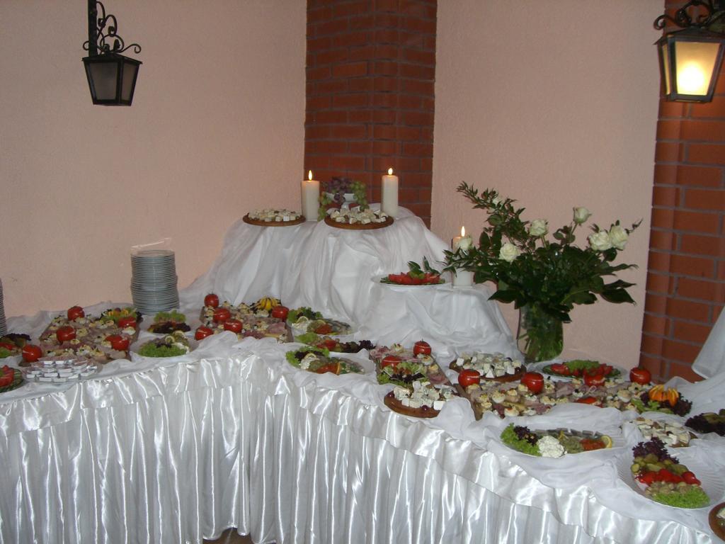 Osrodek Morsko Plus Hotel Luaran gambar